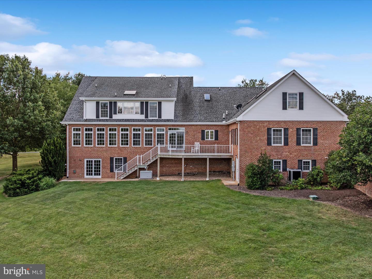 256 CLIFFSIDE DR, EDINBURG, Virginia 22824, 5 Bedrooms Bedrooms, 11 Rooms Rooms,5 BathroomsBathrooms,Residential,For sale,256 CLIFFSIDE DR,VASH2012292 MLS # VASH2012292