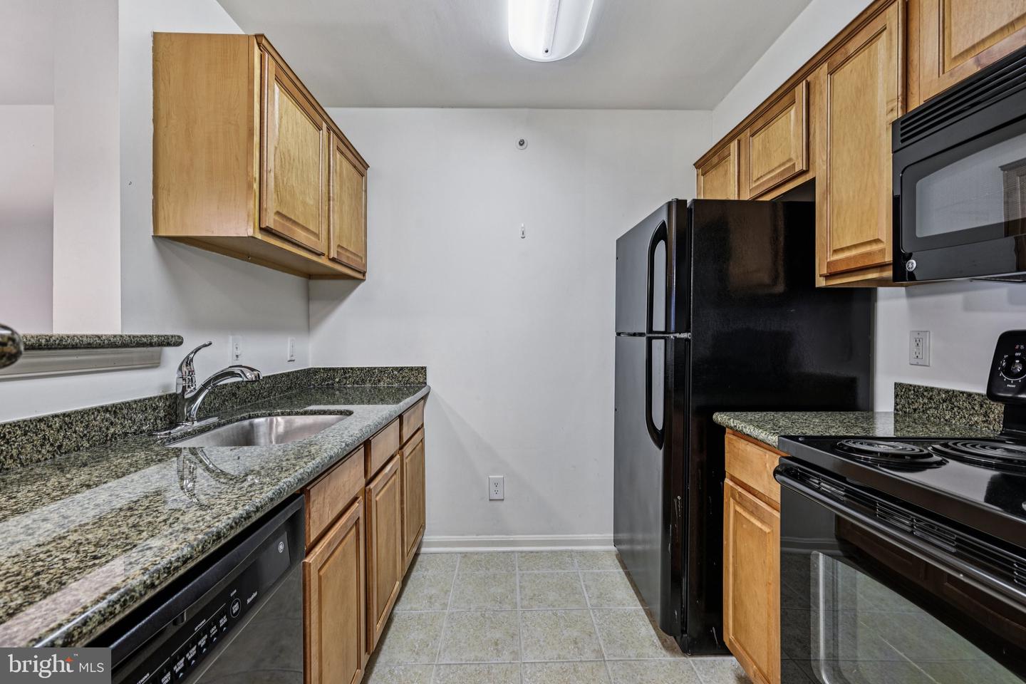 3176 SUMMIT SQUARE DR #4-E3, OAKTON, Virginia 22124, 1 Bedroom Bedrooms, ,1 BathroomBathrooms,Residential,For sale,3176 SUMMIT SQUARE DR #4-E3,VAFX2262784 MLS # VAFX2262784