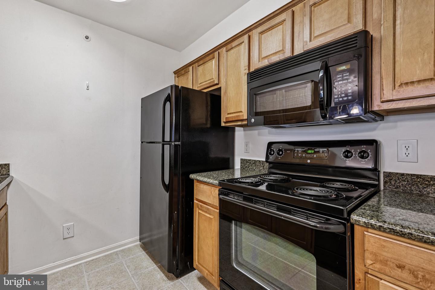 3176 SUMMIT SQUARE DR #4-E3, OAKTON, Virginia 22124, 1 Bedroom Bedrooms, ,1 BathroomBathrooms,Residential,For sale,3176 SUMMIT SQUARE DR #4-E3,VAFX2262784 MLS # VAFX2262784