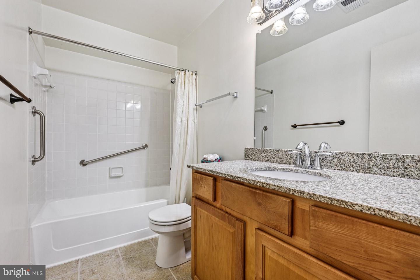 3176 SUMMIT SQUARE DR #4-E3, OAKTON, Virginia 22124, 1 Bedroom Bedrooms, ,1 BathroomBathrooms,Residential,For sale,3176 SUMMIT SQUARE DR #4-E3,VAFX2262784 MLS # VAFX2262784