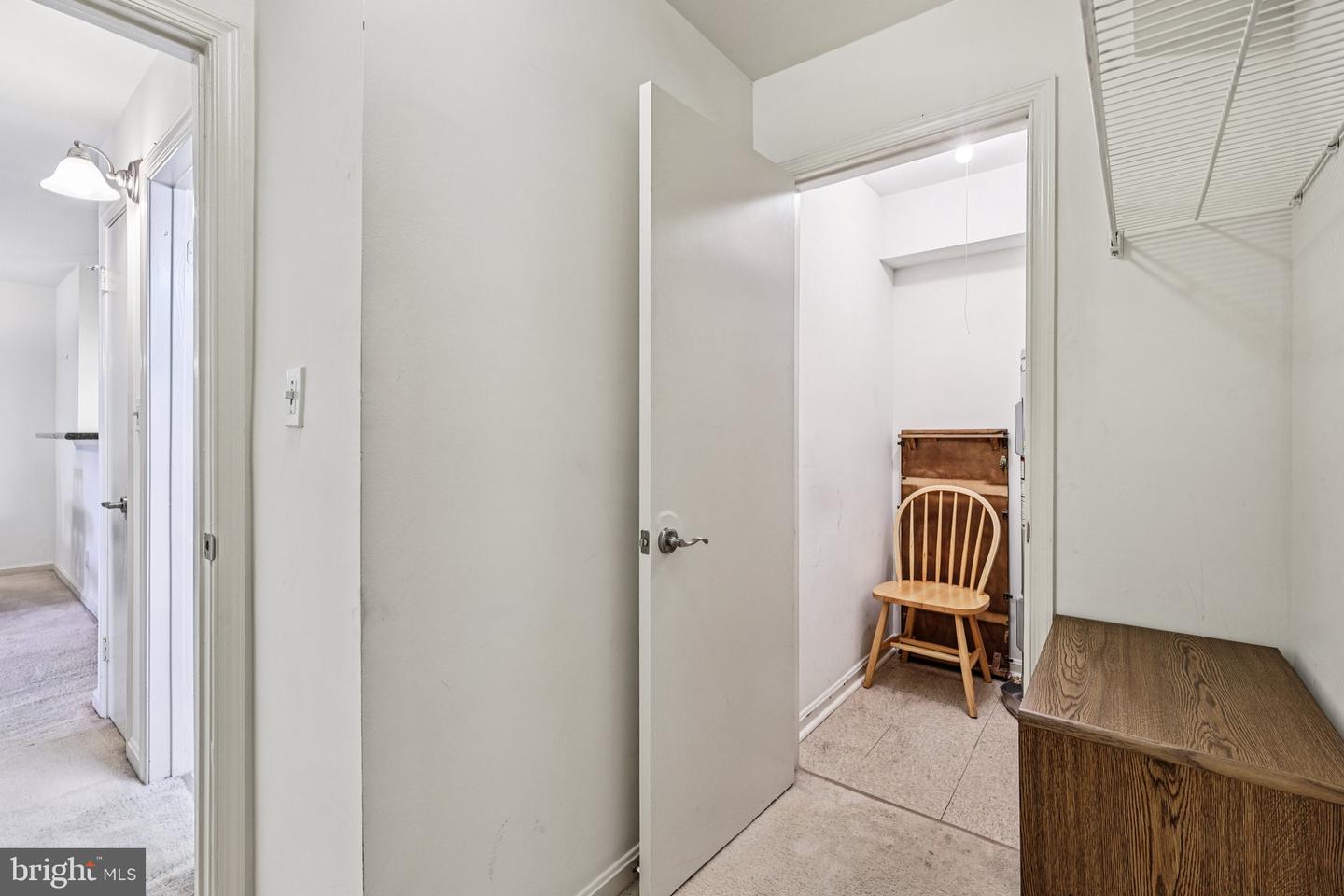 3176 SUMMIT SQUARE DR #4-E3, OAKTON, Virginia 22124, 1 Bedroom Bedrooms, ,1 BathroomBathrooms,Residential,For sale,3176 SUMMIT SQUARE DR #4-E3,VAFX2262784 MLS # VAFX2262784