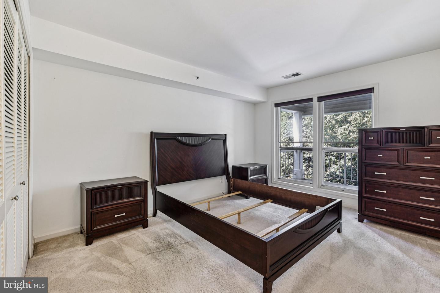 3176 SUMMIT SQUARE DR #4-E3, OAKTON, Virginia 22124, 1 Bedroom Bedrooms, ,1 BathroomBathrooms,Residential,For sale,3176 SUMMIT SQUARE DR #4-E3,VAFX2262784 MLS # VAFX2262784