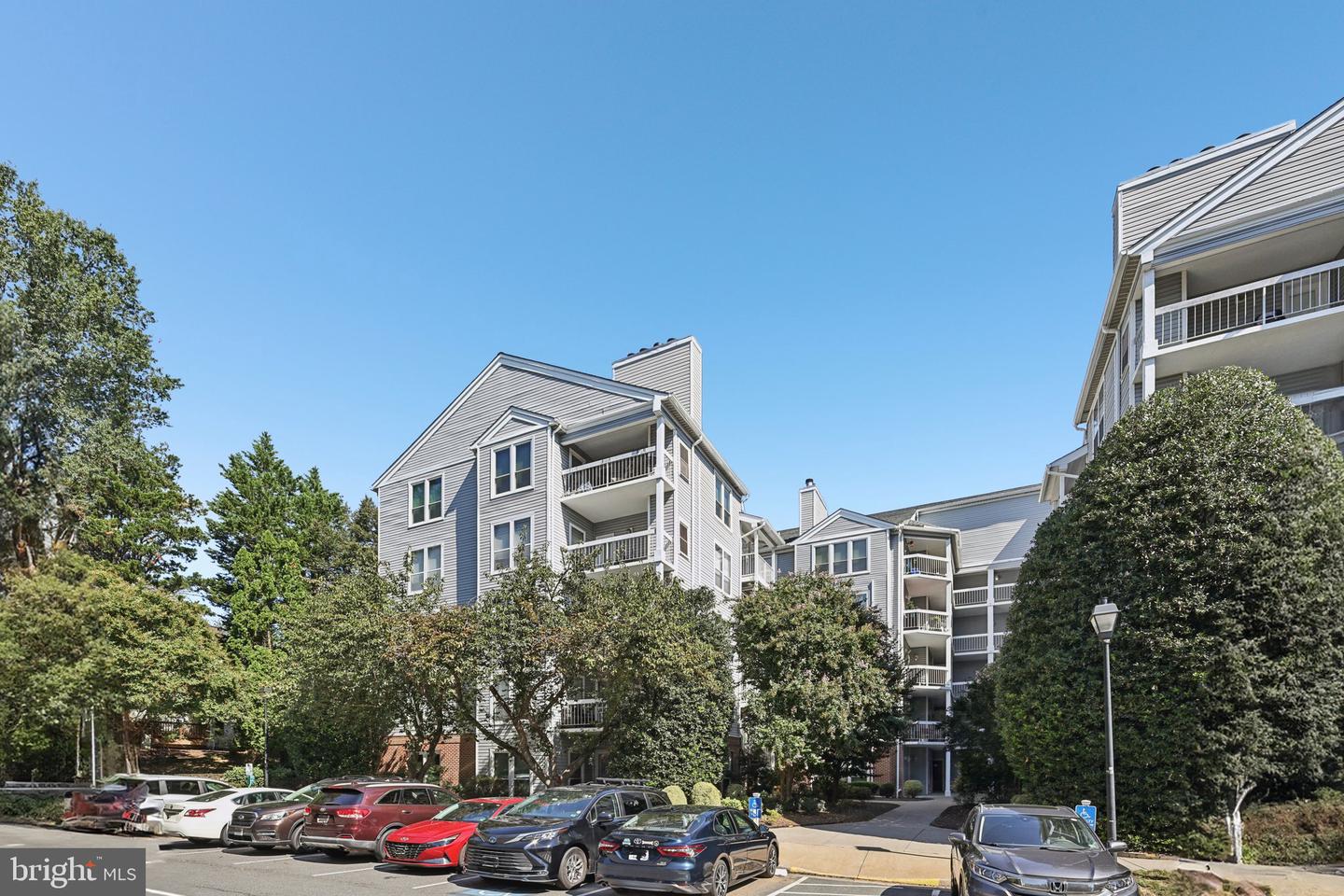 3176 SUMMIT SQUARE DR #4-E3, OAKTON, Virginia 22124, 1 Bedroom Bedrooms, ,1 BathroomBathrooms,Residential,For sale,3176 SUMMIT SQUARE DR #4-E3,VAFX2262784 MLS # VAFX2262784