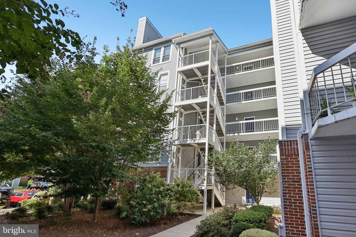 3176 SUMMIT SQUARE DR #4-E3, OAKTON, Virginia 22124, 1 Bedroom Bedrooms, ,1 BathroomBathrooms,Residential,For sale,3176 SUMMIT SQUARE DR #4-E3,VAFX2262784 MLS # VAFX2262784