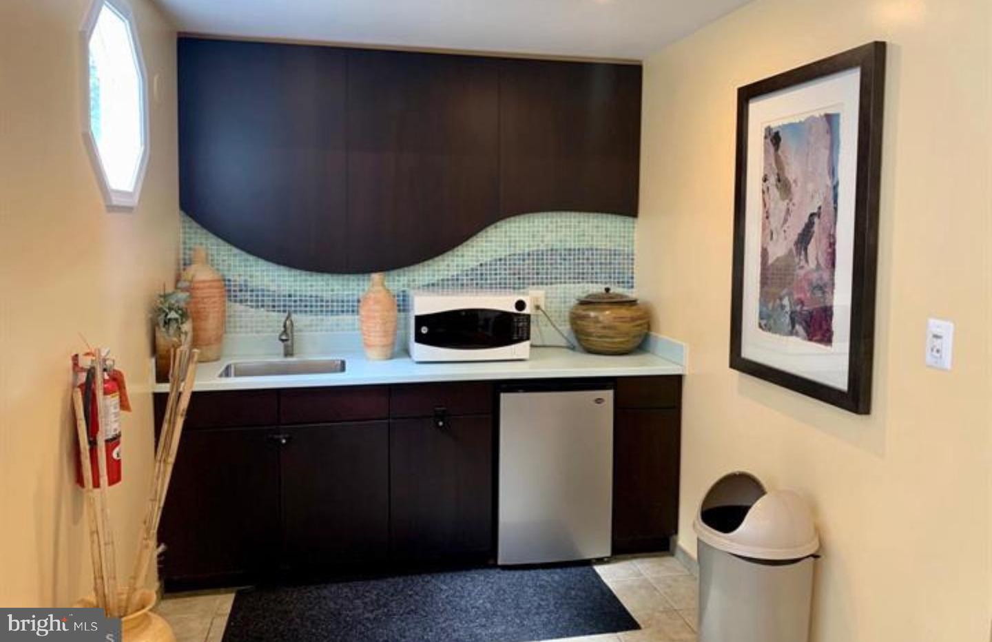 3176 SUMMIT SQUARE DR #4-E3, OAKTON, Virginia 22124, 1 Bedroom Bedrooms, ,1 BathroomBathrooms,Residential,For sale,3176 SUMMIT SQUARE DR #4-E3,VAFX2262784 MLS # VAFX2262784