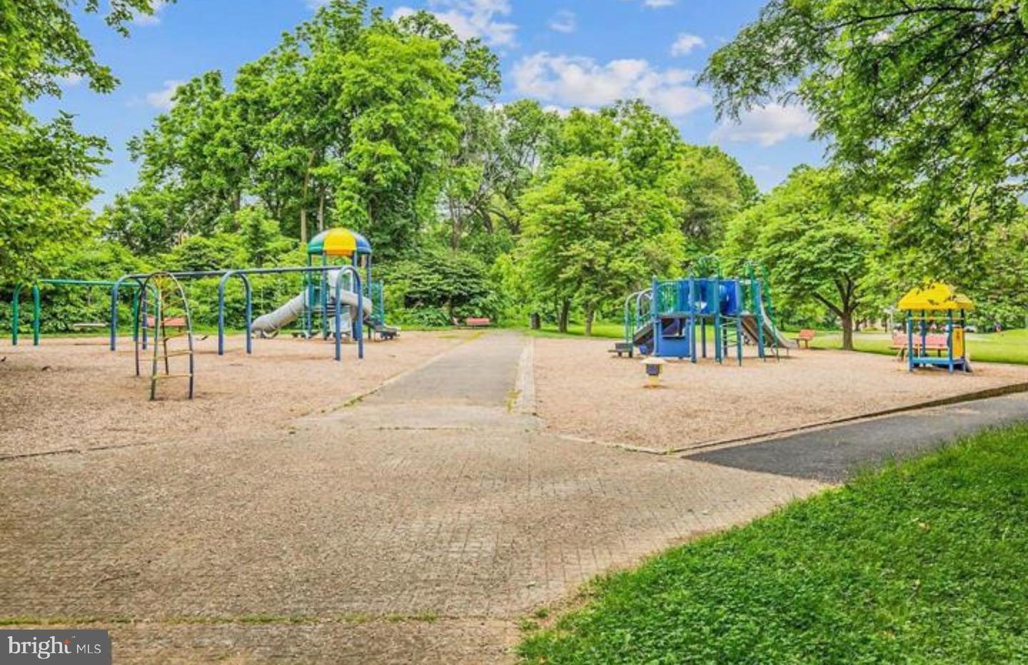 3176 SUMMIT SQUARE DR #4-E3, OAKTON, Virginia 22124, 1 Bedroom Bedrooms, ,1 BathroomBathrooms,Residential,For sale,3176 SUMMIT SQUARE DR #4-E3,VAFX2262784 MLS # VAFX2262784