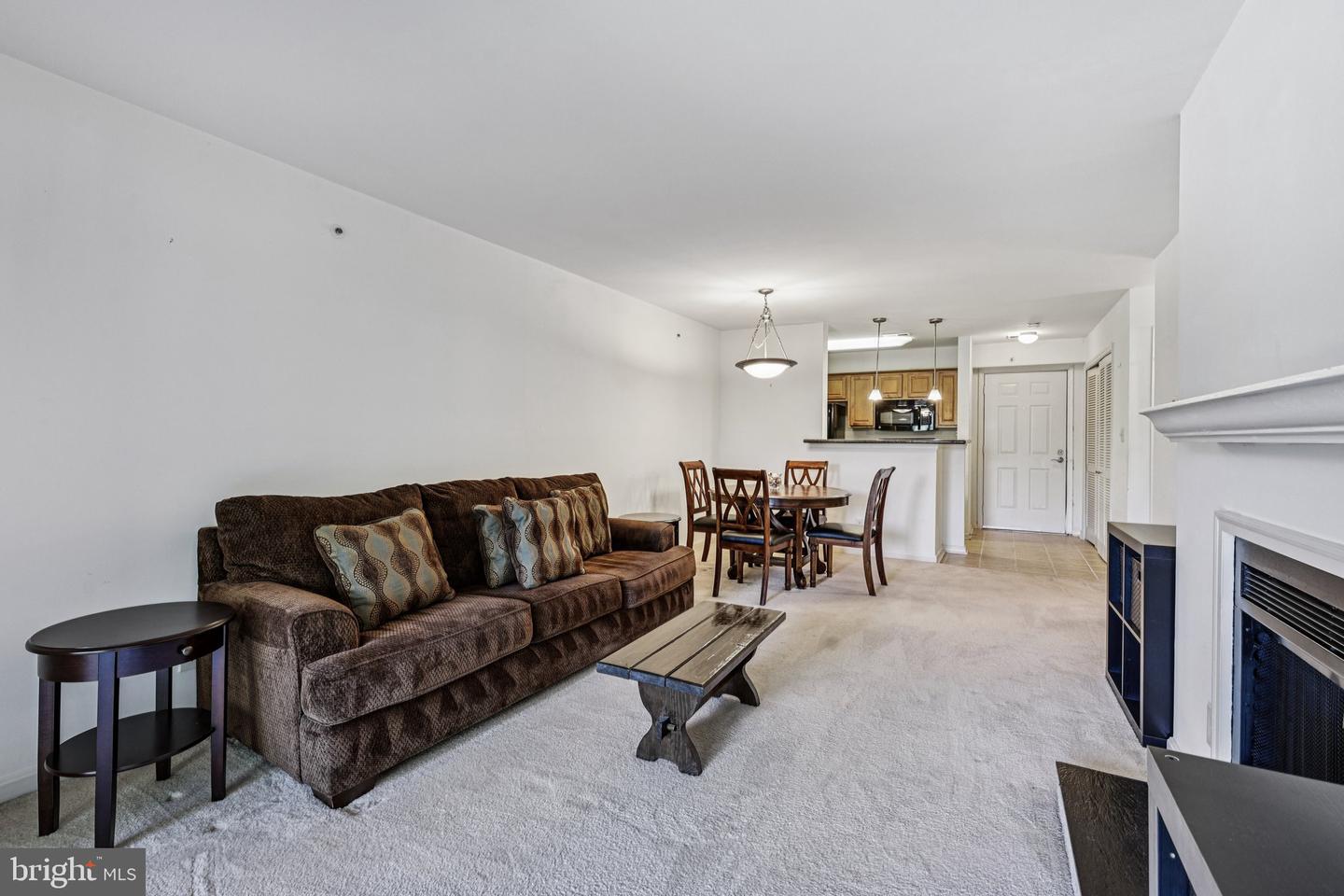 3176 SUMMIT SQUARE DR #4-E3, OAKTON, Virginia 22124, 1 Bedroom Bedrooms, ,1 BathroomBathrooms,Residential,For sale,3176 SUMMIT SQUARE DR #4-E3,VAFX2262784 MLS # VAFX2262784