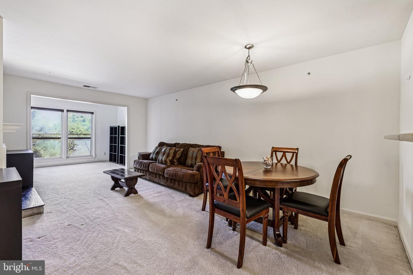 3176 SUMMIT SQUARE DR #4-E3, OAKTON, Virginia 22124, 1 Bedroom Bedrooms, ,1 BathroomBathrooms,Residential,For sale,3176 SUMMIT SQUARE DR #4-E3,VAFX2262784 MLS # VAFX2262784