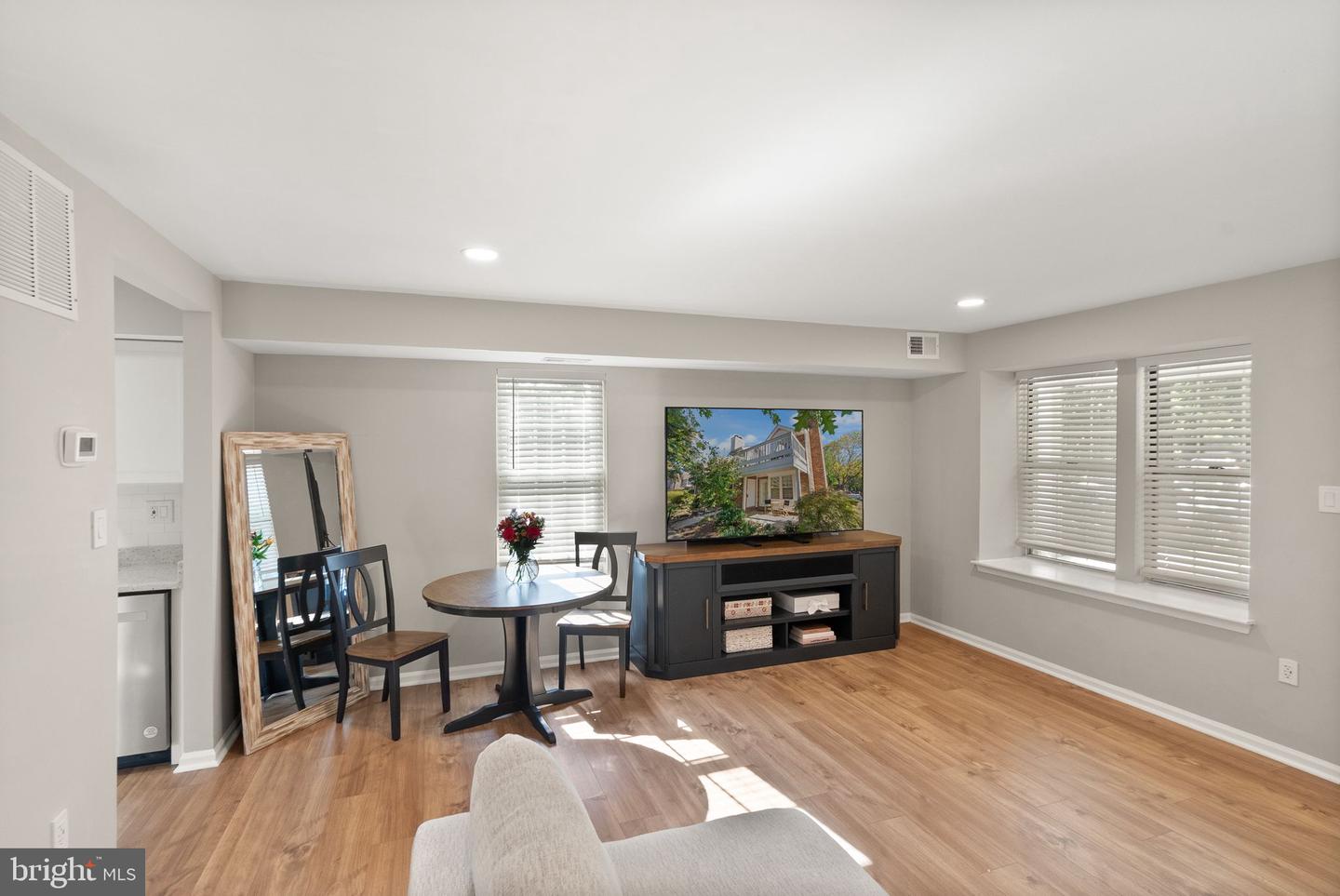 2592-G S ARLINGTON MILL DR #7, ARLINGTON, Virginia 22206, 1 Bedroom Bedrooms, ,1 BathroomBathrooms,Residential,For sale,2592-G S ARLINGTON MILL DR #7,VAAR2062602 MLS # VAAR2062602 2592-G S ARLINGTON MILL DR #7, ARLINGTON, Virginia 22206, 1 Bedroom Bedrooms, ,1 BathroomBathrooms,Residential,For sale,2592-G S ARLINGTON MILL DR #7,VAAR2062602 MLS # VAAR2062602