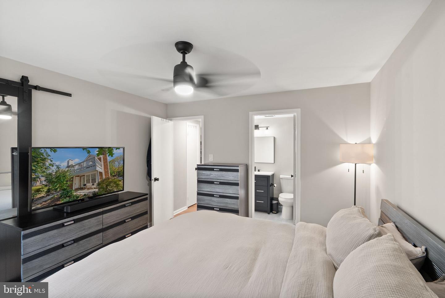 2592-G S ARLINGTON MILL DR #7, ARLINGTON, Virginia 22206, 1 Bedroom Bedrooms, ,1 BathroomBathrooms,Residential,For sale,2592-G S ARLINGTON MILL DR #7,VAAR2062602 MLS # VAAR2062602 2592-G S ARLINGTON MILL DR #7, ARLINGTON, Virginia 22206, 1 Bedroom Bedrooms, ,1 BathroomBathrooms,Residential,For sale,2592-G S ARLINGTON MILL DR #7,VAAR2062602 MLS # VAAR2062602