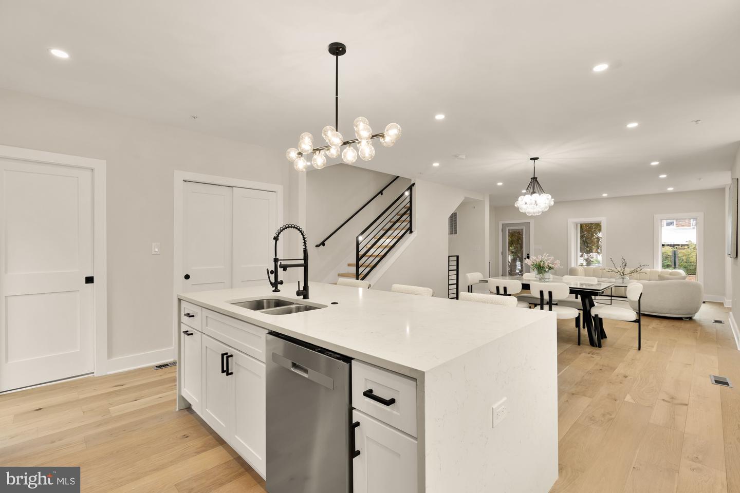 1631 G ST SE, WASHINGTON, District Of Columbia 20003, 5 Bedrooms Bedrooms, ,3 BathroomsBathrooms,Residential,For sale,1631 G ST SE,DCDC2216436 MLS # DCDC2216436