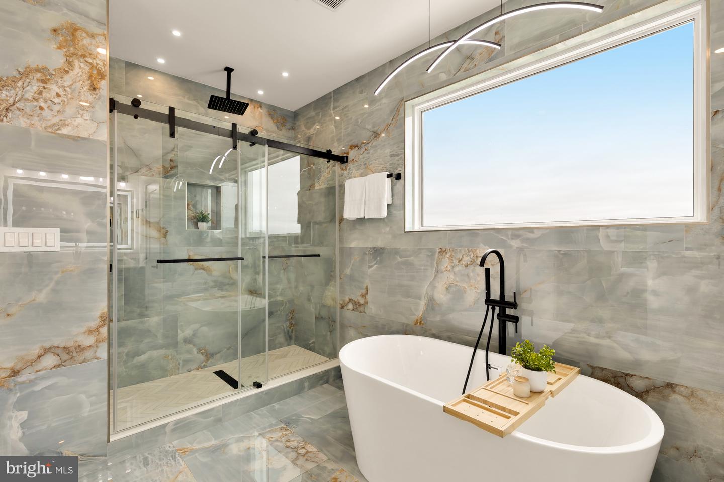 1631 G ST SE, WASHINGTON, District Of Columbia 20003, 5 Bedrooms Bedrooms, ,3 BathroomsBathrooms,Residential,For sale,1631 G ST SE,DCDC2216436 MLS # DCDC2216436
