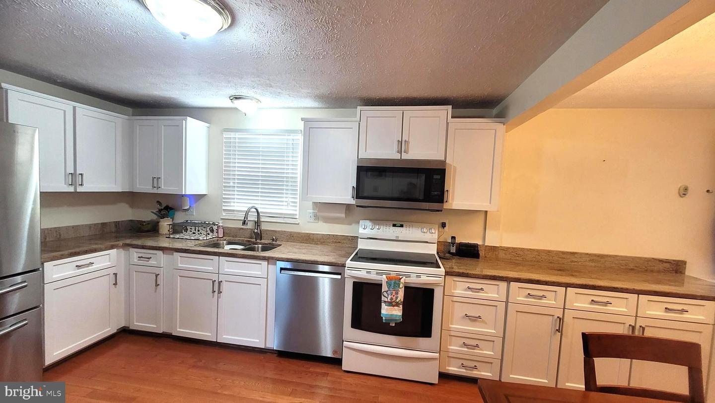105 DEERWOOD CT, STERLING, Virginia 20164, 5 Bedrooms Bedrooms, ,3 BathroomsBathrooms,Residential,For sale,105 DEERWOOD CT,VALO2105296 MLS # VALO2105296