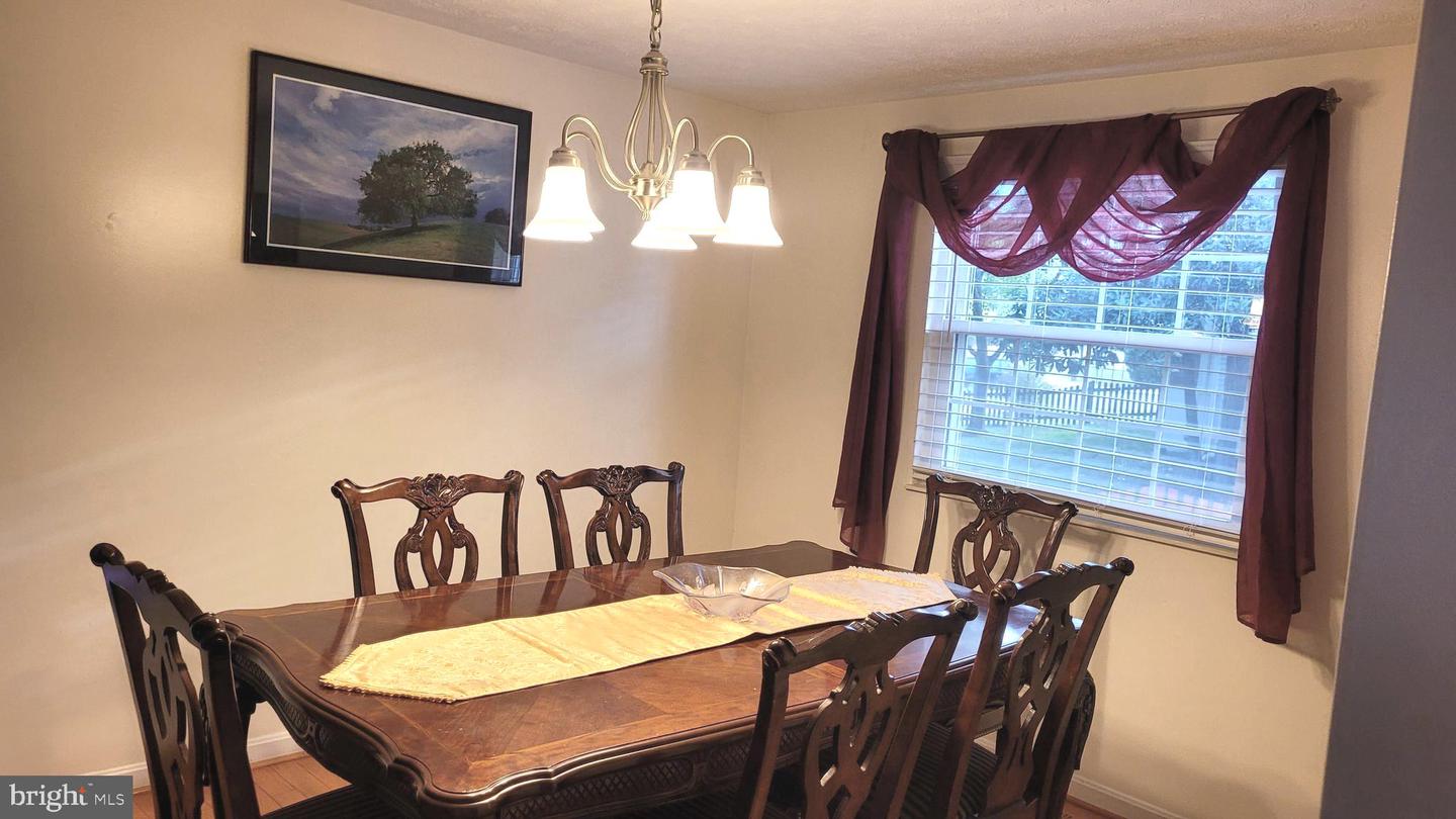 105 DEERWOOD CT, STERLING, Virginia 20164, 5 Bedrooms Bedrooms, ,3 BathroomsBathrooms,Residential,For sale,105 DEERWOOD CT,VALO2105296 MLS # VALO2105296