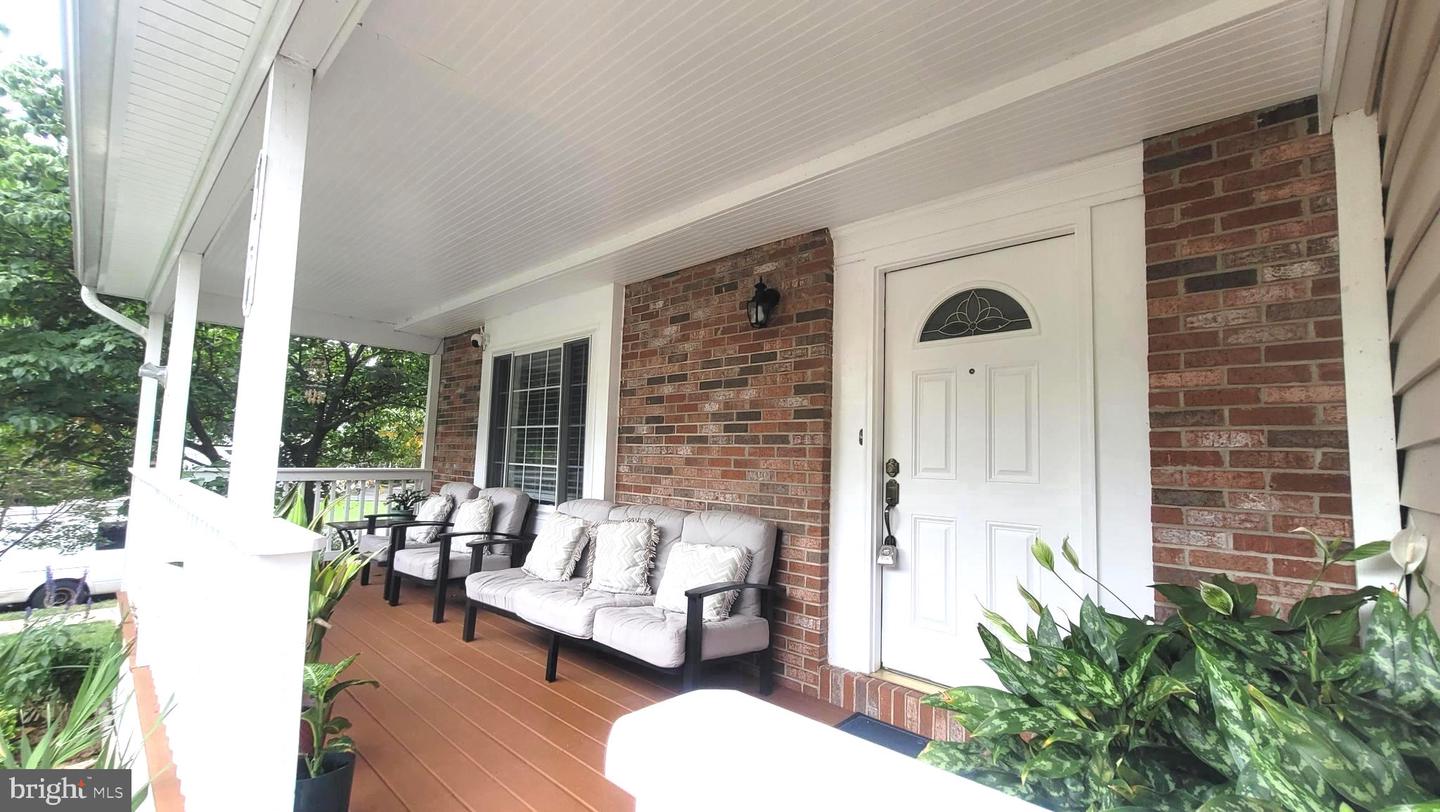 105 DEERWOOD CT, STERLING, Virginia 20164, 5 Bedrooms Bedrooms, ,3 BathroomsBathrooms,Residential,For sale,105 DEERWOOD CT,VALO2105296 MLS # VALO2105296