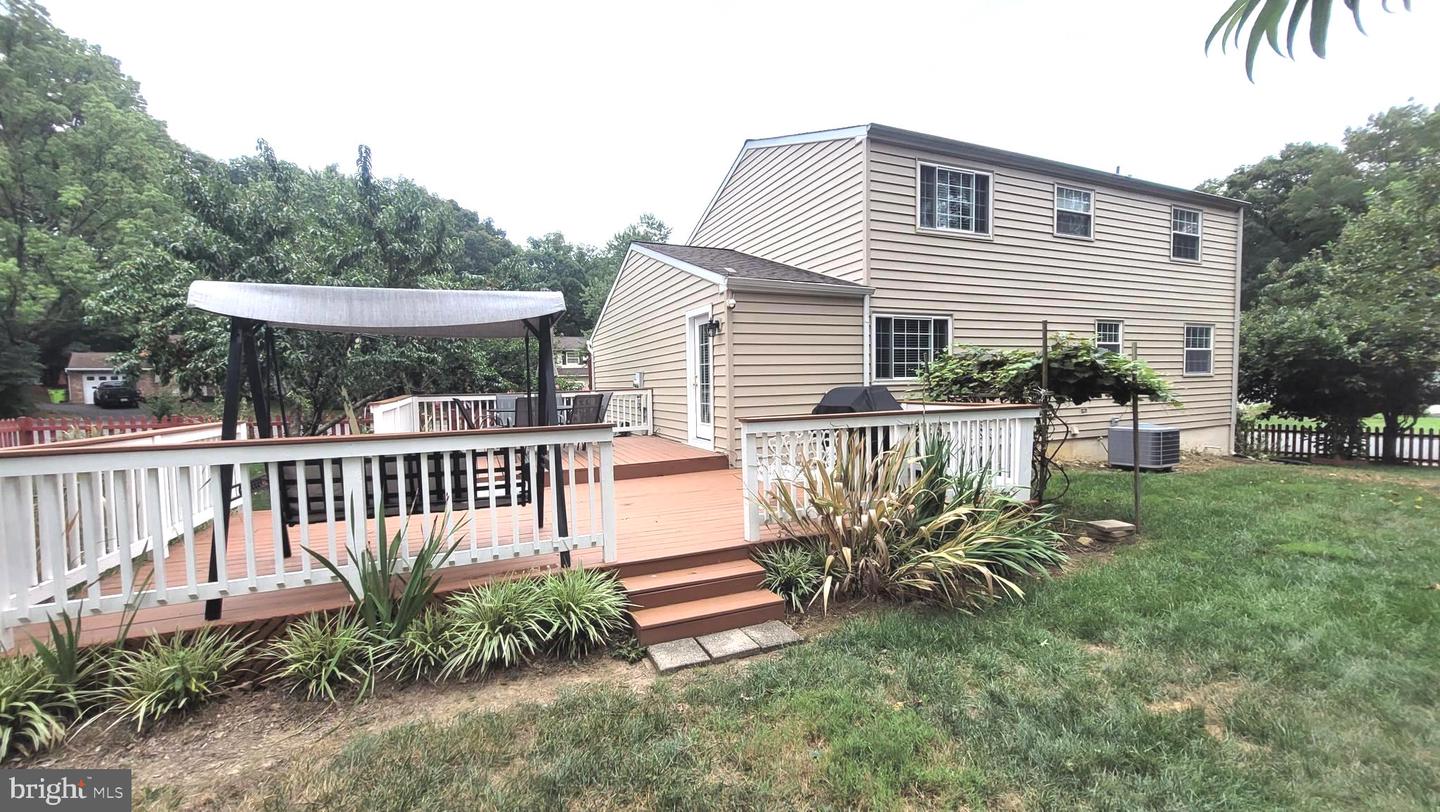 105 DEERWOOD CT, STERLING, Virginia 20164, 5 Bedrooms Bedrooms, ,3 BathroomsBathrooms,Residential,For sale,105 DEERWOOD CT,VALO2105296 MLS # VALO2105296