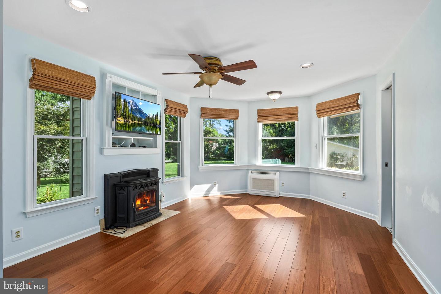 423 W COLONIAL HWY, HAMILTON, Virginia 20158, 4 Bedrooms Bedrooms, ,3 BathroomsBathrooms,Residential,For sale,423 W COLONIAL HWY,VALO2105324 MLS # VALO2105324