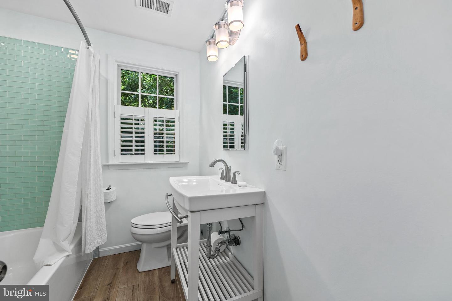 423 W COLONIAL HWY, HAMILTON, Virginia 20158, 4 Bedrooms Bedrooms, ,3 BathroomsBathrooms,Residential,For sale,423 W COLONIAL HWY,VALO2105324 MLS # VALO2105324