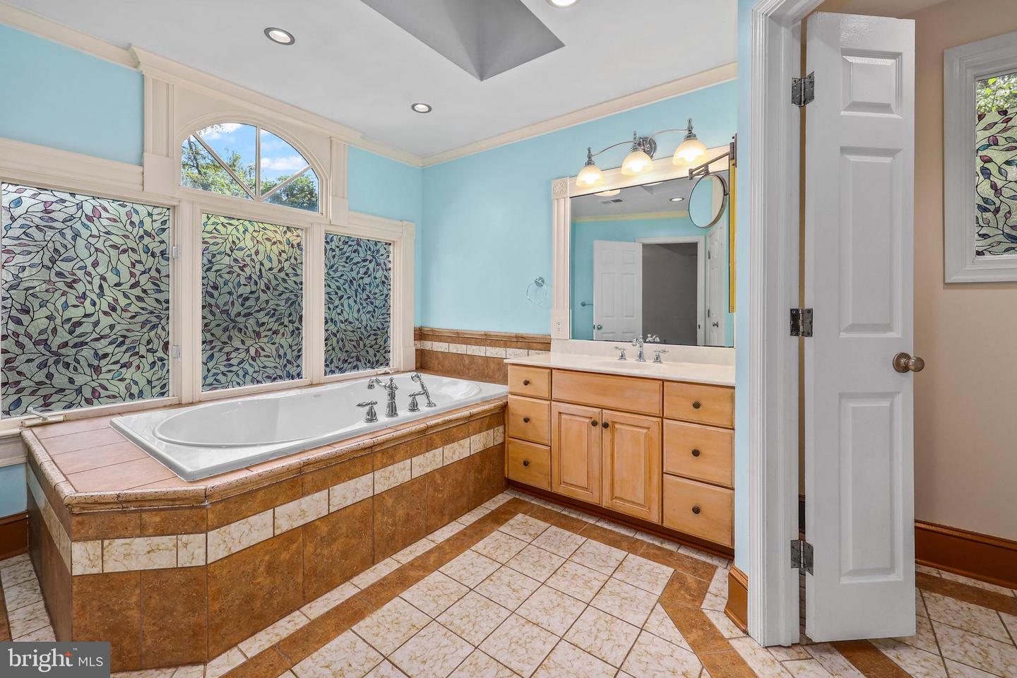423 W COLONIAL HWY, HAMILTON, Virginia 20158, 4 Bedrooms Bedrooms, ,3 BathroomsBathrooms,Residential,For sale,423 W COLONIAL HWY,VALO2105324 MLS # VALO2105324