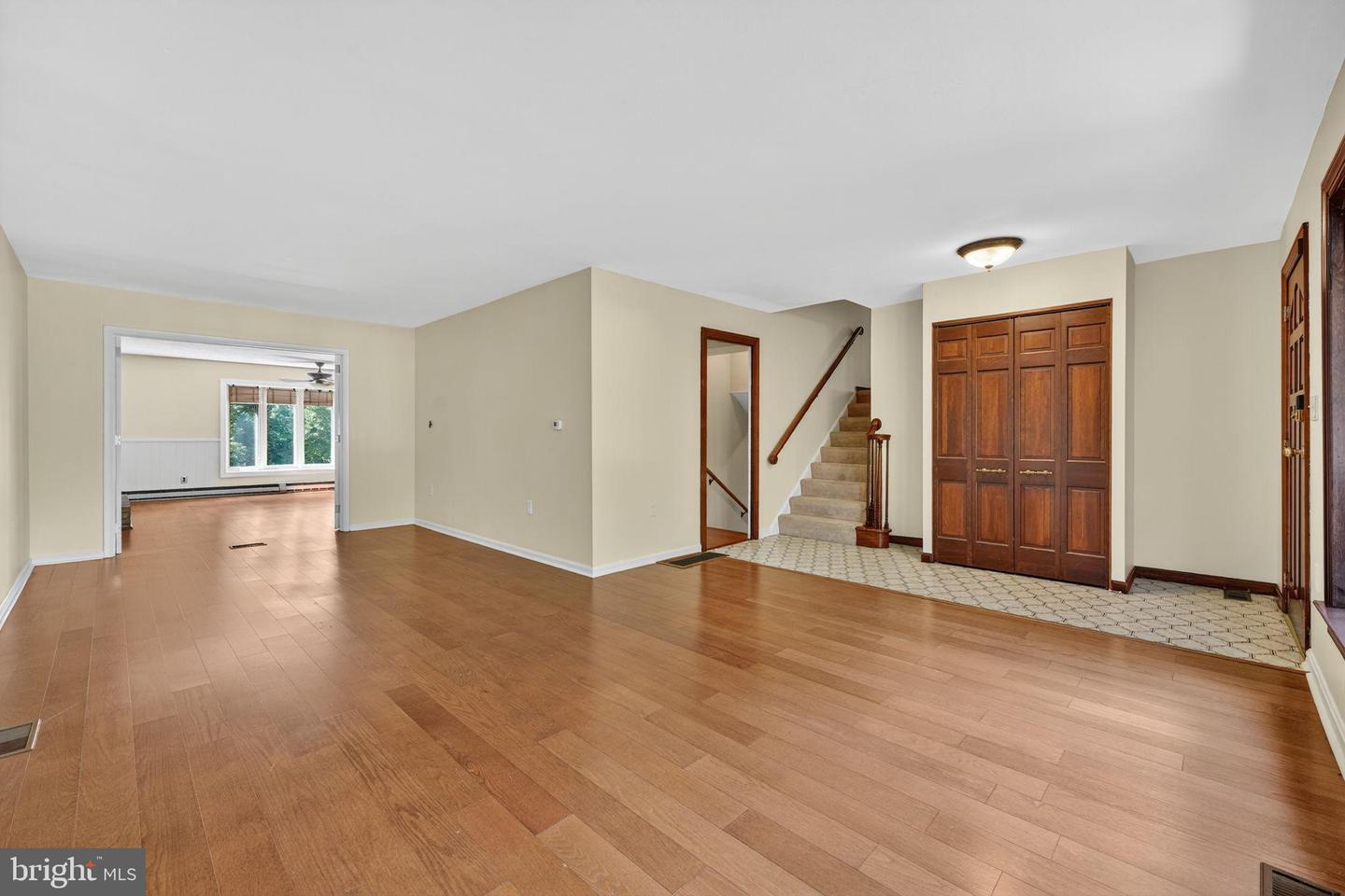 107 ROSZEL RD, WINCHESTER, Virginia 22601, 4 Bedrooms Bedrooms, 7 Rooms Rooms,2 BathroomsBathrooms,Residential,For sale,107 ROSZEL RD,VAWI2008966 MLS # VAWI2008966