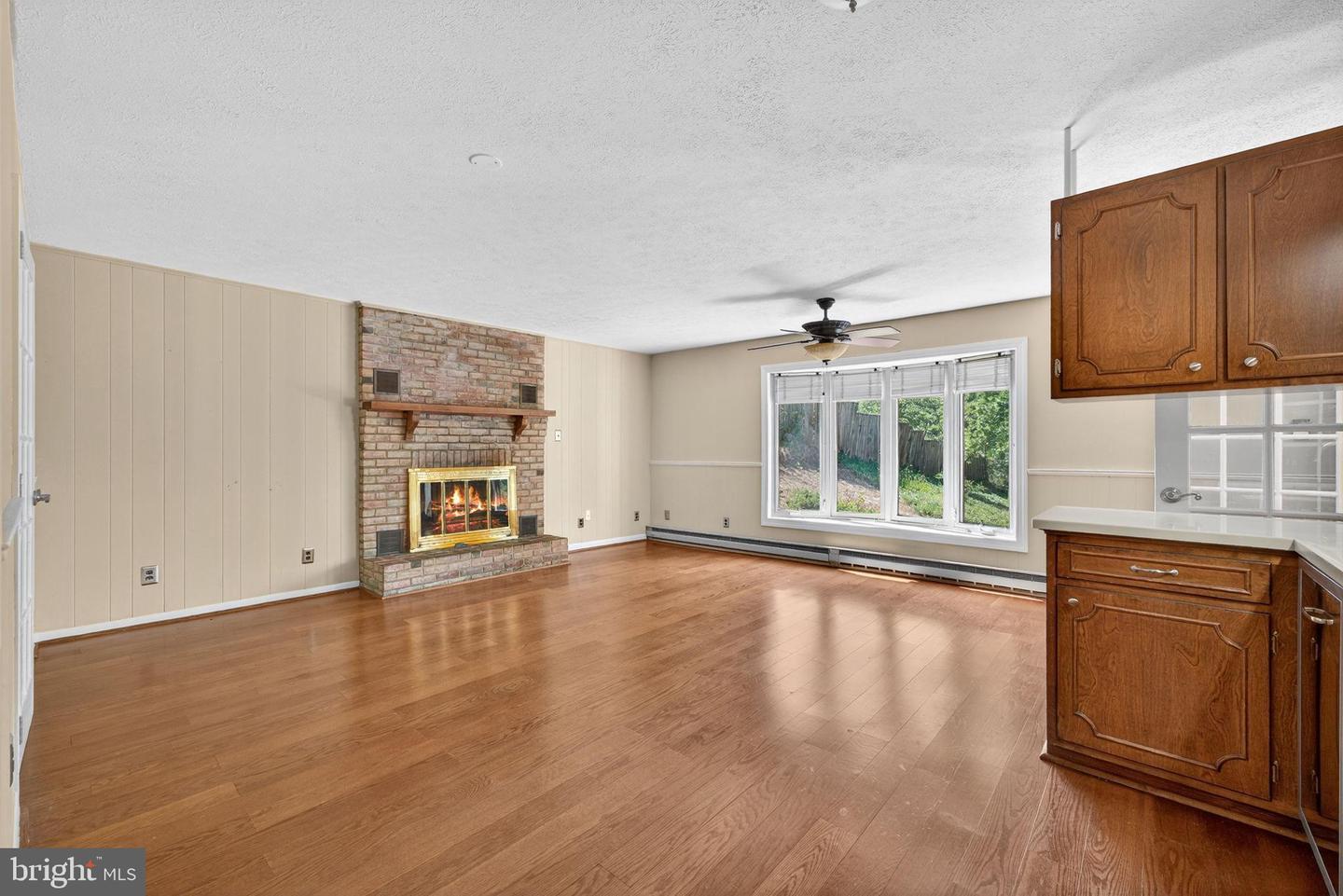 107 ROSZEL RD, WINCHESTER, Virginia 22601, 4 Bedrooms Bedrooms, 7 Rooms Rooms,2 BathroomsBathrooms,Residential,For sale,107 ROSZEL RD,VAWI2008966 MLS # VAWI2008966