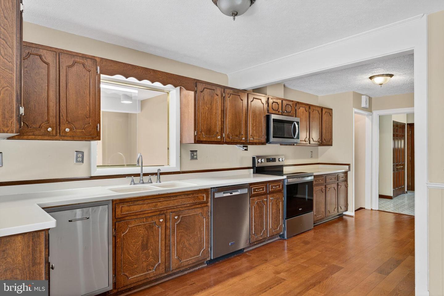 107 ROSZEL RD, WINCHESTER, Virginia 22601, 4 Bedrooms Bedrooms, 7 Rooms Rooms,2 BathroomsBathrooms,Residential,For sale,107 ROSZEL RD,VAWI2008966 MLS # VAWI2008966