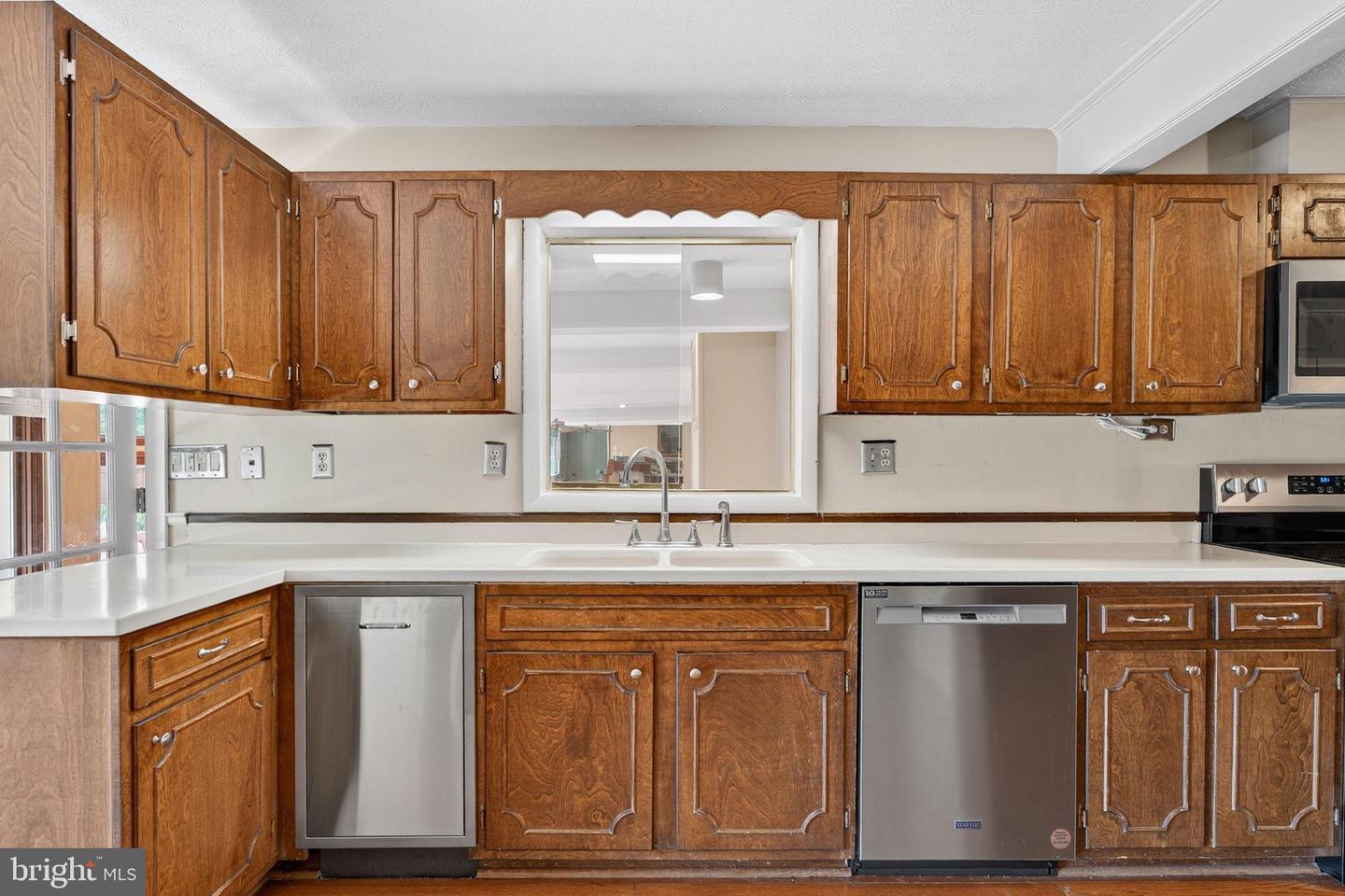 107 ROSZEL RD, WINCHESTER, Virginia 22601, 4 Bedrooms Bedrooms, 7 Rooms Rooms,2 BathroomsBathrooms,Residential,For sale,107 ROSZEL RD,VAWI2008966 MLS # VAWI2008966