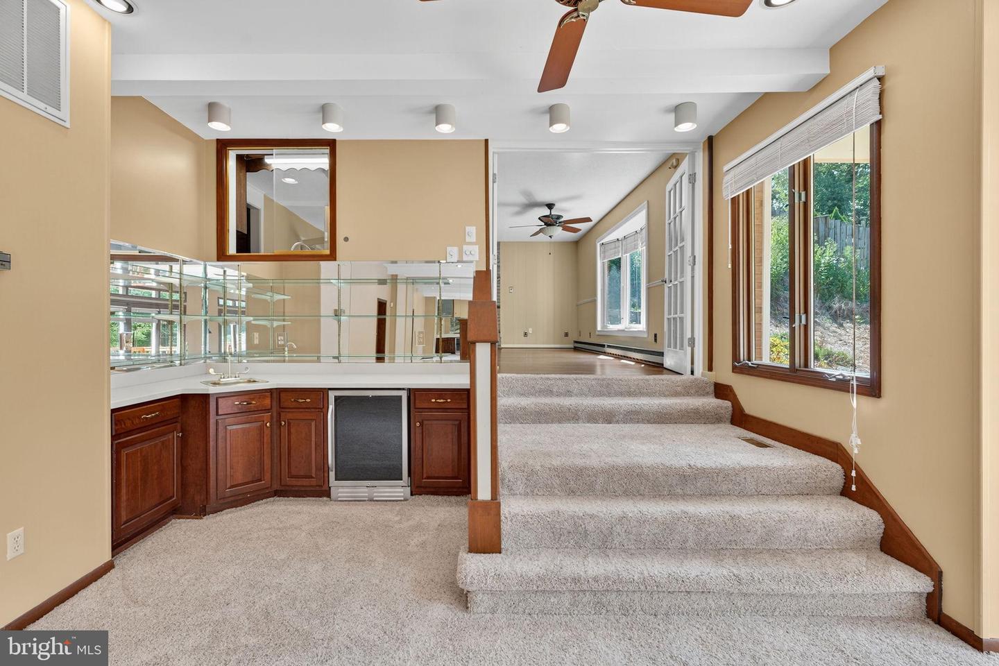 107 ROSZEL RD, WINCHESTER, Virginia 22601, 4 Bedrooms Bedrooms, 7 Rooms Rooms,2 BathroomsBathrooms,Residential,For sale,107 ROSZEL RD,VAWI2008966 MLS # VAWI2008966