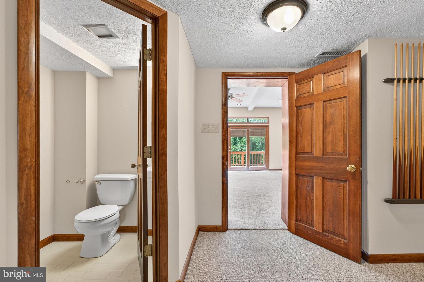 107 ROSZEL RD, WINCHESTER, Virginia 22601, 4 Bedrooms Bedrooms, 7 Rooms Rooms,2 BathroomsBathrooms,Residential,For sale,107 ROSZEL RD,VAWI2008966 MLS # VAWI2008966