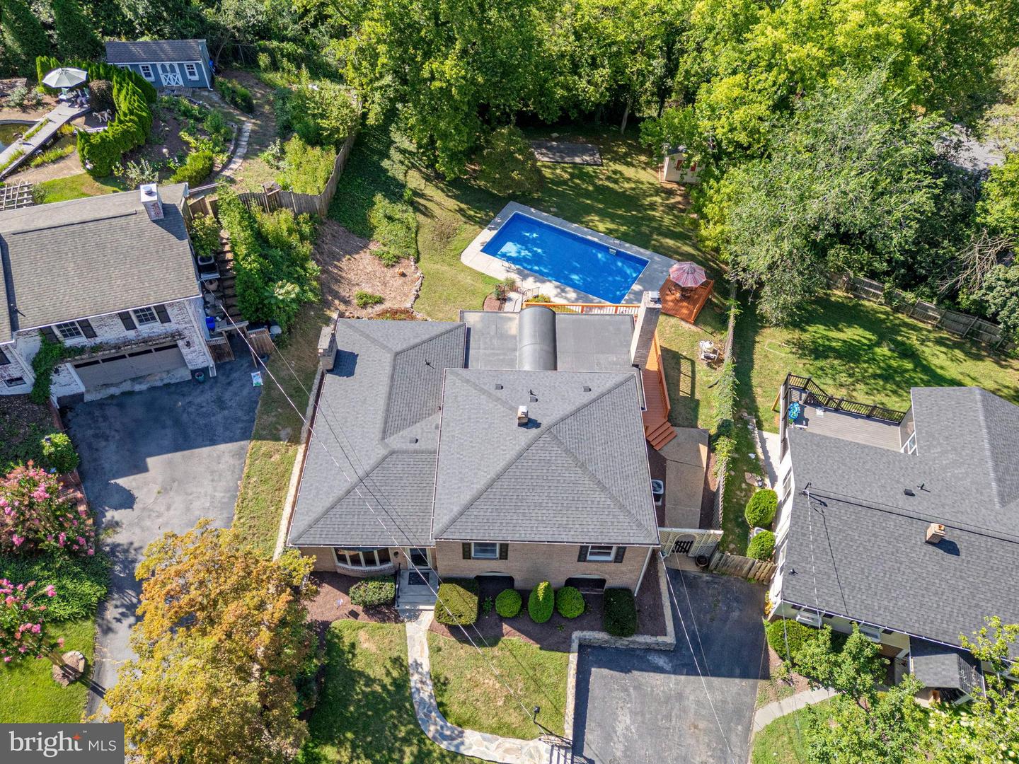 107 ROSZEL RD, WINCHESTER, Virginia 22601, 4 Bedrooms Bedrooms, 7 Rooms Rooms,2 BathroomsBathrooms,Residential,For sale,107 ROSZEL RD,VAWI2008966 MLS # VAWI2008966