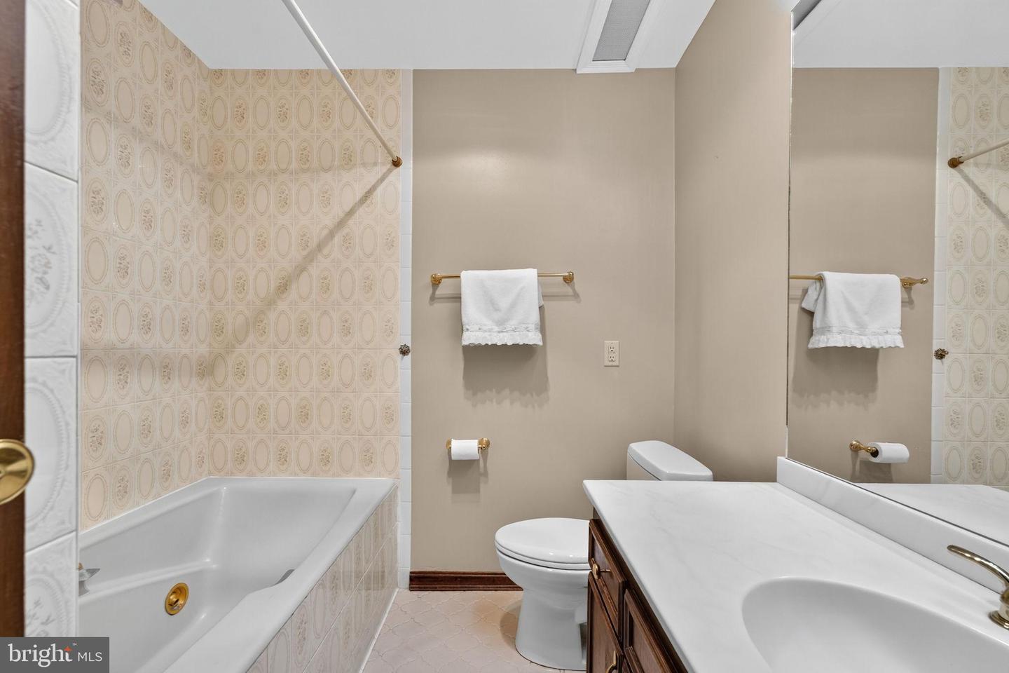 107 ROSZEL RD, WINCHESTER, Virginia 22601, 4 Bedrooms Bedrooms, 7 Rooms Rooms,2 BathroomsBathrooms,Residential,For sale,107 ROSZEL RD,VAWI2008966 MLS # VAWI2008966