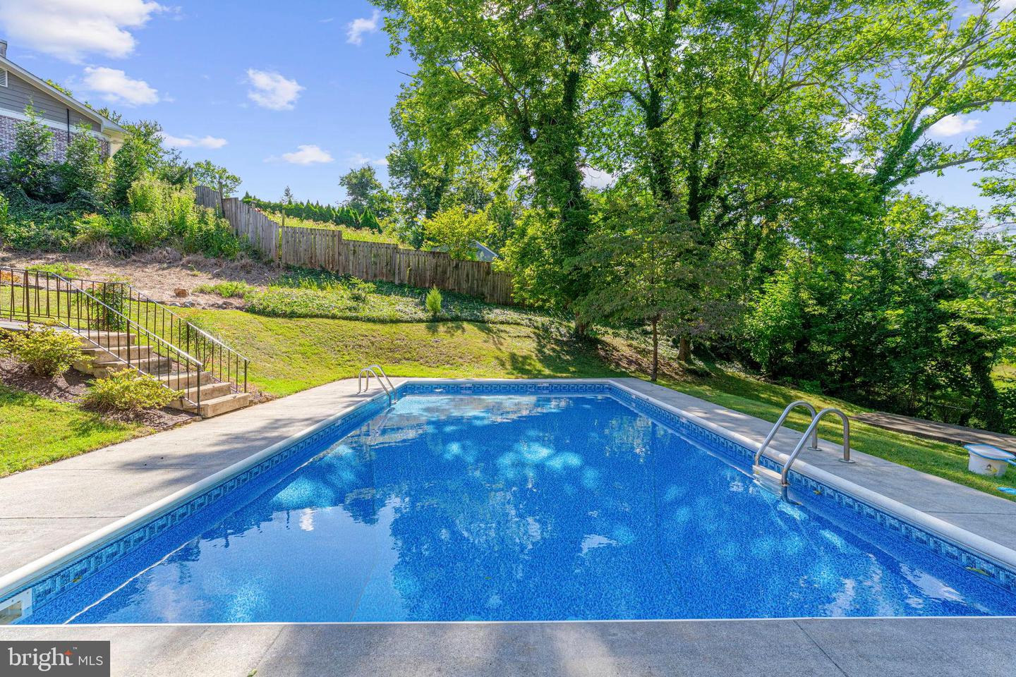 107 ROSZEL RD, WINCHESTER, Virginia 22601, 4 Bedrooms Bedrooms, 7 Rooms Rooms,2 BathroomsBathrooms,Residential,For sale,107 ROSZEL RD,VAWI2008966 MLS # VAWI2008966