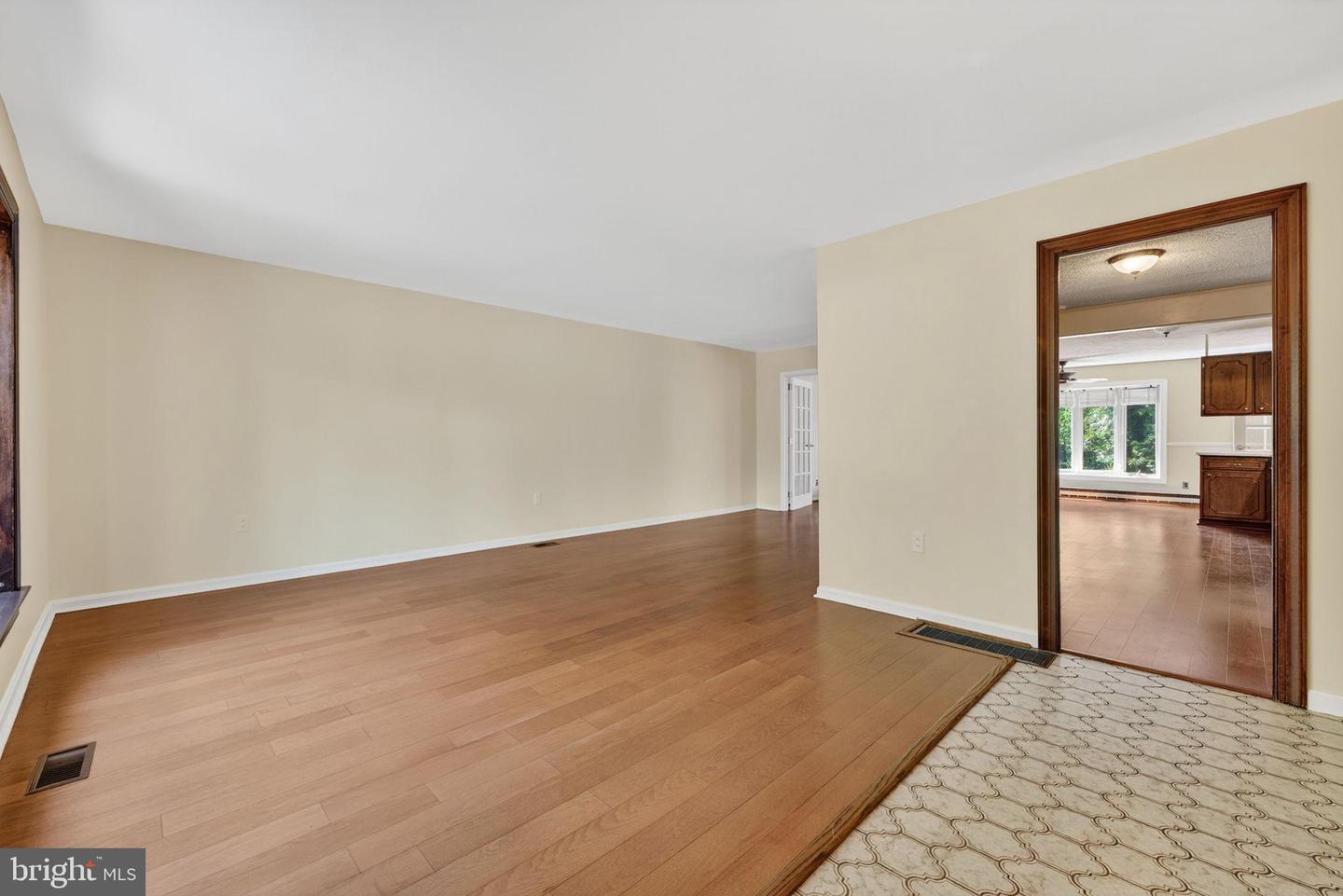 107 ROSZEL RD, WINCHESTER, Virginia 22601, 4 Bedrooms Bedrooms, 7 Rooms Rooms,2 BathroomsBathrooms,Residential,For sale,107 ROSZEL RD,VAWI2008966 MLS # VAWI2008966