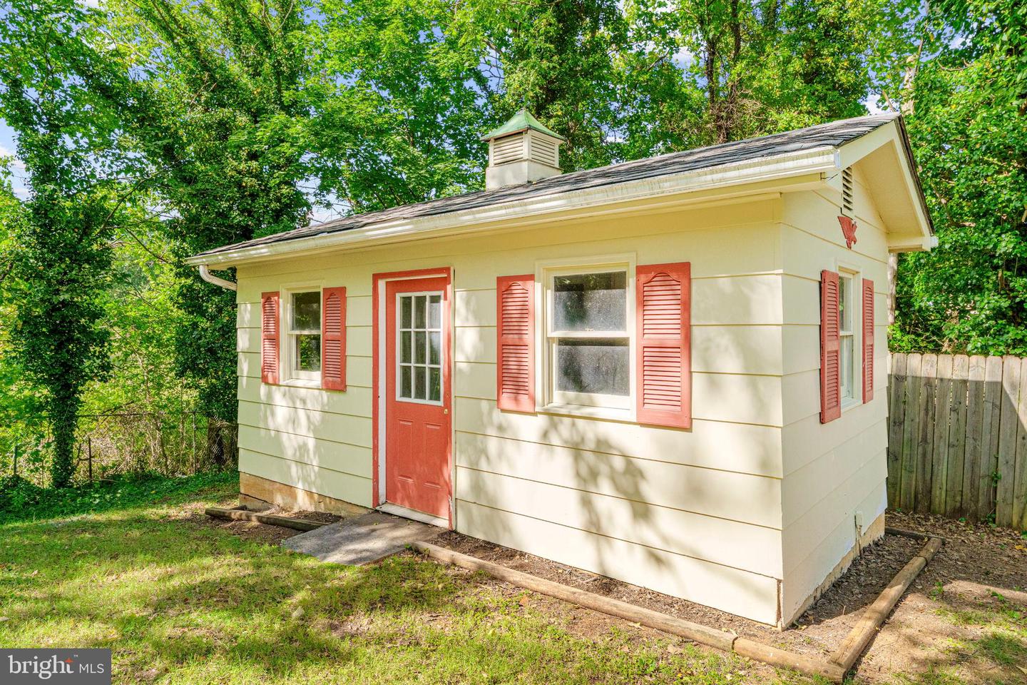107 ROSZEL RD, WINCHESTER, Virginia 22601, 4 Bedrooms Bedrooms, 7 Rooms Rooms,2 BathroomsBathrooms,Residential,For sale,107 ROSZEL RD,VAWI2008966 MLS # VAWI2008966