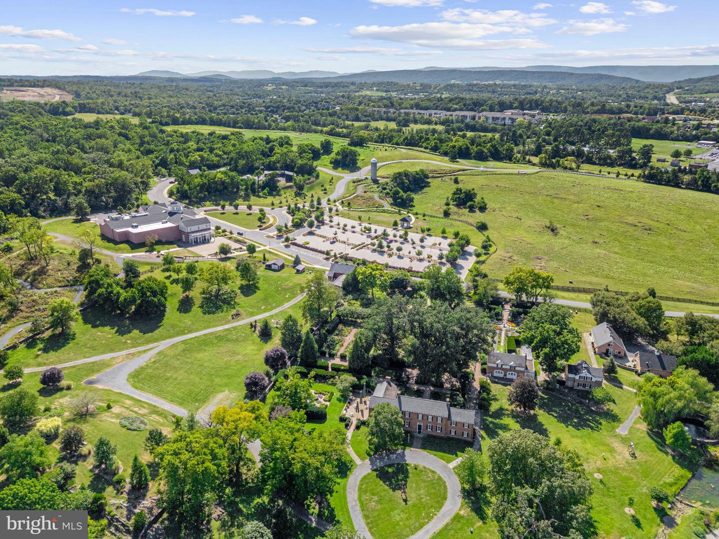 107 ROSZEL RD, WINCHESTER, Virginia 22601, 4 Bedrooms Bedrooms, 7 Rooms Rooms,2 BathroomsBathrooms,Residential,For sale,107 ROSZEL RD,VAWI2008966 MLS # VAWI2008966