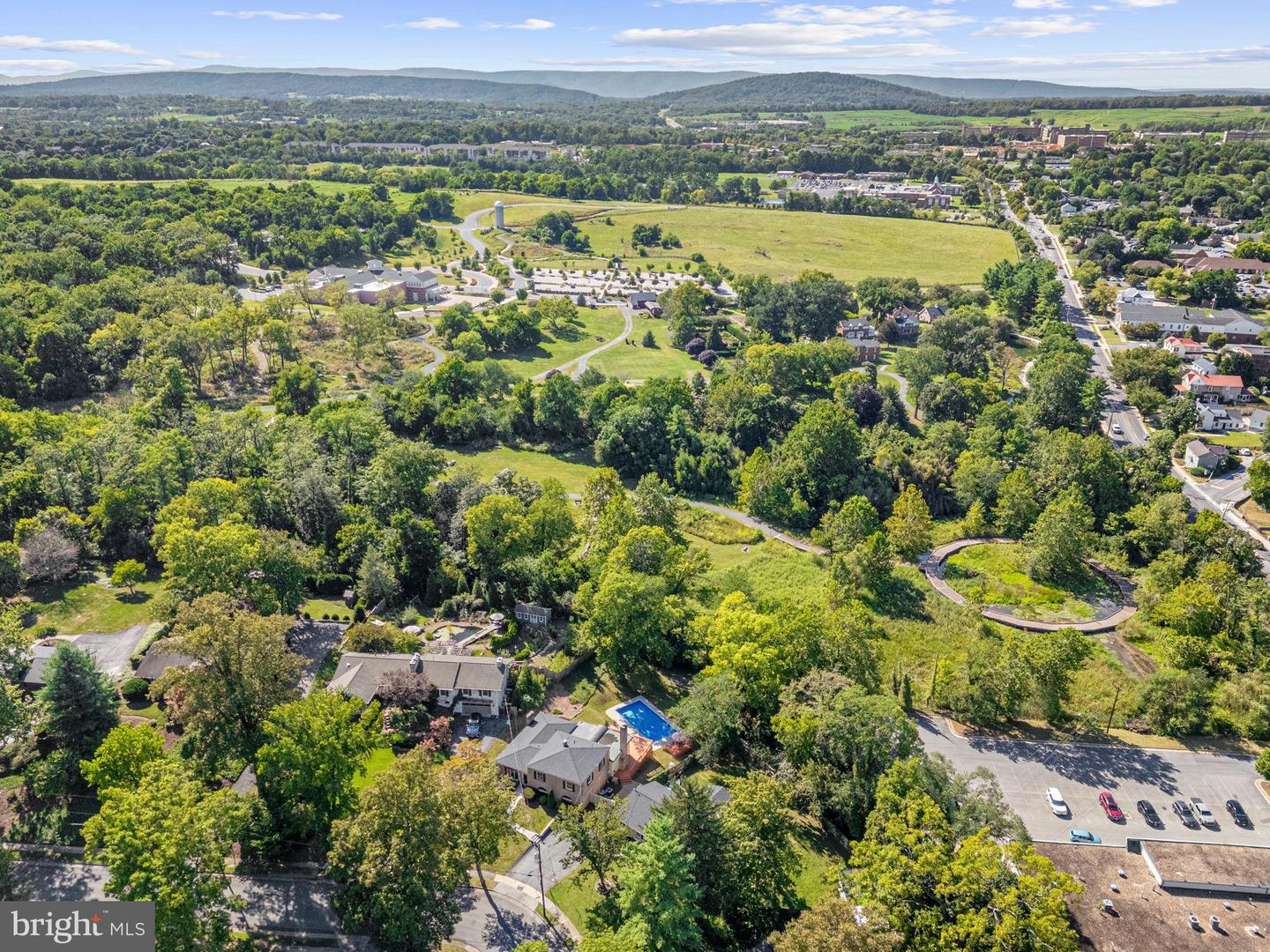 107 ROSZEL RD, WINCHESTER, Virginia 22601, 4 Bedrooms Bedrooms, 7 Rooms Rooms,2 BathroomsBathrooms,Residential,For sale,107 ROSZEL RD,VAWI2008966 MLS # VAWI2008966