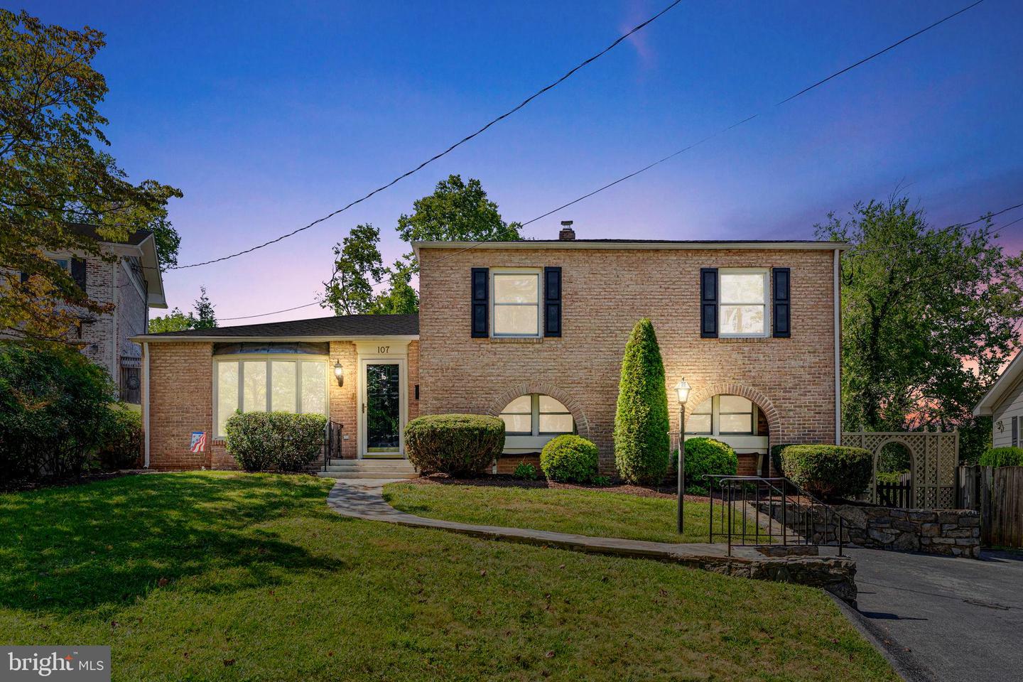 107 ROSZEL RD, WINCHESTER, Virginia 22601, 4 Bedrooms Bedrooms, 7 Rooms Rooms,2 BathroomsBathrooms,Residential,For sale,107 ROSZEL RD,VAWI2008966 MLS # VAWI2008966