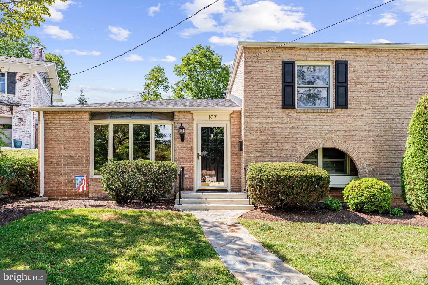 107 ROSZEL RD, WINCHESTER, Virginia 22601, 4 Bedrooms Bedrooms, 7 Rooms Rooms,2 BathroomsBathrooms,Residential,For sale,107 ROSZEL RD,VAWI2008966 MLS # VAWI2008966