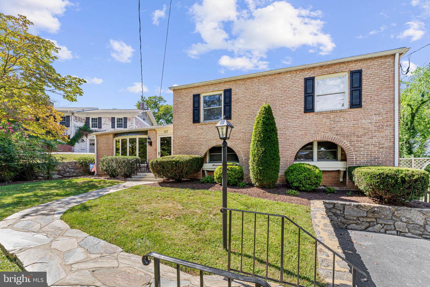 107 ROSZEL RD, WINCHESTER, Virginia 22601, 4 Bedrooms Bedrooms, 7 Rooms Rooms,2 BathroomsBathrooms,Residential,For sale,107 ROSZEL RD,VAWI2008966 MLS # VAWI2008966