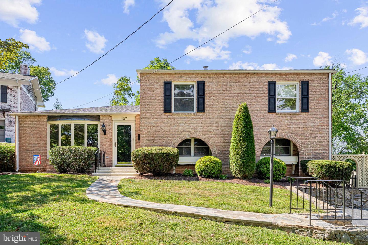 107 ROSZEL RD, WINCHESTER, Virginia 22601, 4 Bedrooms Bedrooms, 7 Rooms Rooms,2 BathroomsBathrooms,Residential,For sale,107 ROSZEL RD,VAWI2008966 MLS # VAWI2008966