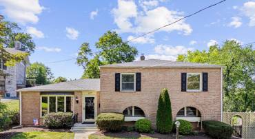 107 ROSZEL RD, WINCHESTER, Virginia 22601, 4 Bedrooms Bedrooms, 7 Rooms Rooms,2 BathroomsBathrooms,Residential,For sale,107 ROSZEL RD,VAWI2008966 MLS # VAWI2008966