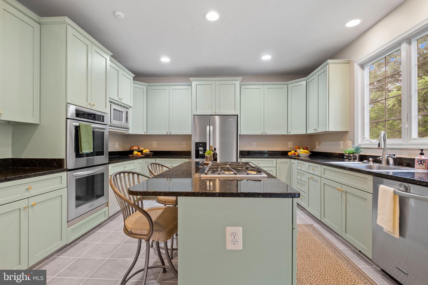 10492 HUNTING HILLS PL, OAKTON, Virginia 22124, 5 Bedrooms Bedrooms, ,4 BathroomsBathrooms,Residential,For sale,10492 HUNTING HILLS PL,VAFX2263498 MLS # VAFX2263498