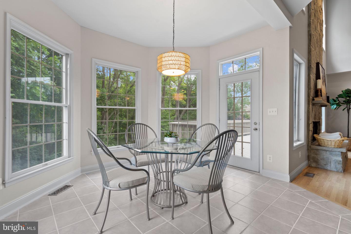 10492 HUNTING HILLS PL, OAKTON, Virginia 22124, 5 Bedrooms Bedrooms, ,4 BathroomsBathrooms,Residential,For sale,10492 HUNTING HILLS PL,VAFX2263498 MLS # VAFX2263498