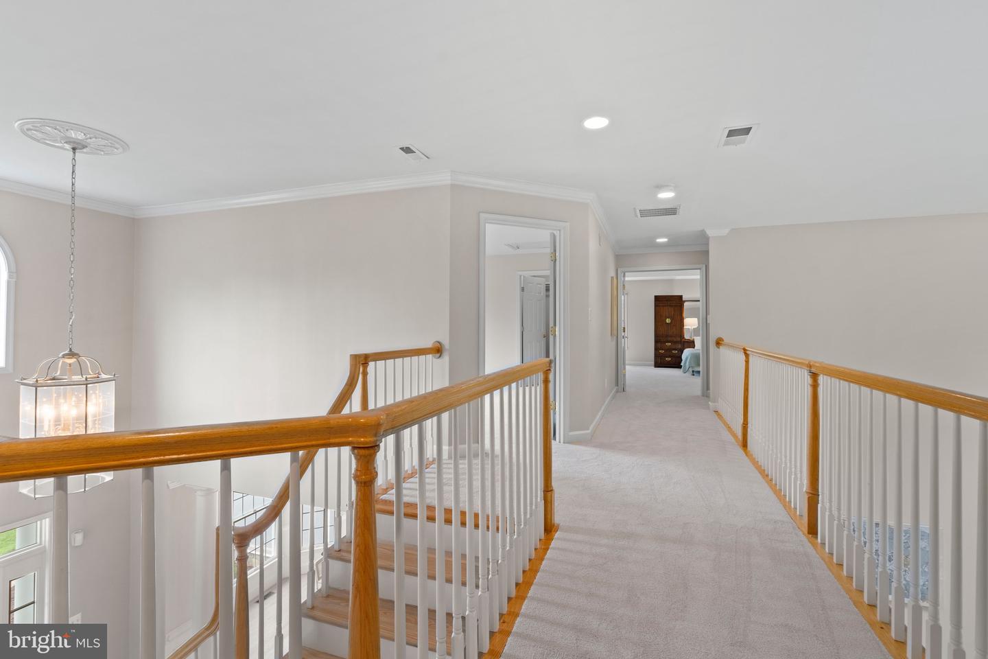 10492 HUNTING HILLS PL, OAKTON, Virginia 22124, 5 Bedrooms Bedrooms, ,4 BathroomsBathrooms,Residential,For sale,10492 HUNTING HILLS PL,VAFX2263498 MLS # VAFX2263498
