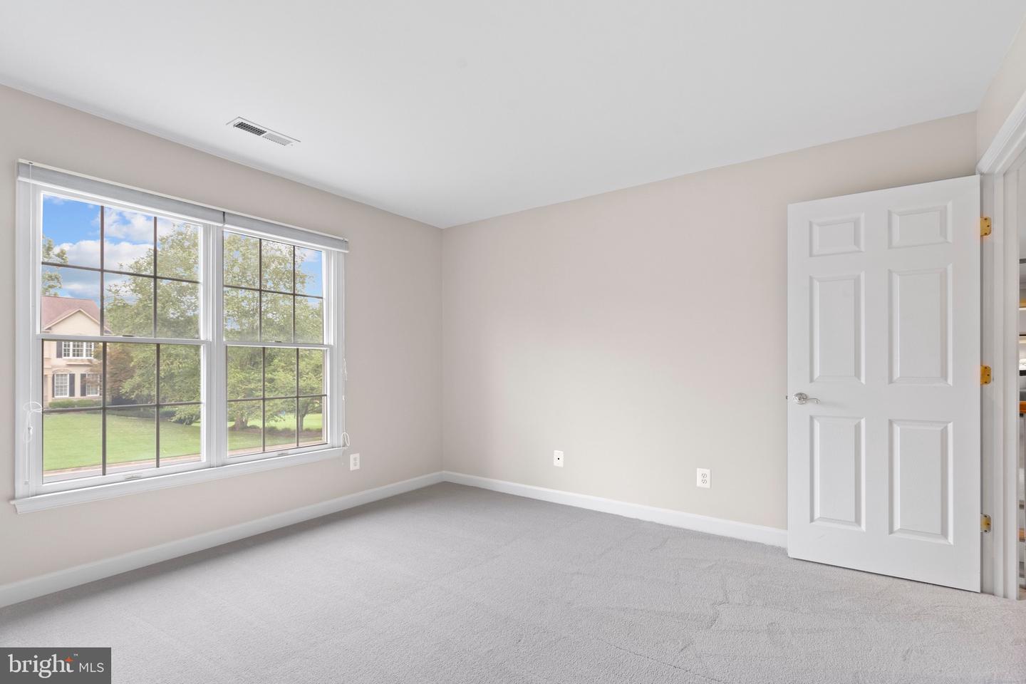 10492 HUNTING HILLS PL, OAKTON, Virginia 22124, 5 Bedrooms Bedrooms, ,4 BathroomsBathrooms,Residential,For sale,10492 HUNTING HILLS PL,VAFX2263498 MLS # VAFX2263498