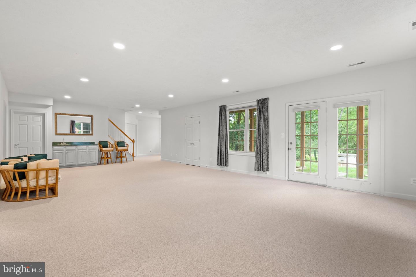 10492 HUNTING HILLS PL, OAKTON, Virginia 22124, 5 Bedrooms Bedrooms, ,4 BathroomsBathrooms,Residential,For sale,10492 HUNTING HILLS PL,VAFX2263498 MLS # VAFX2263498