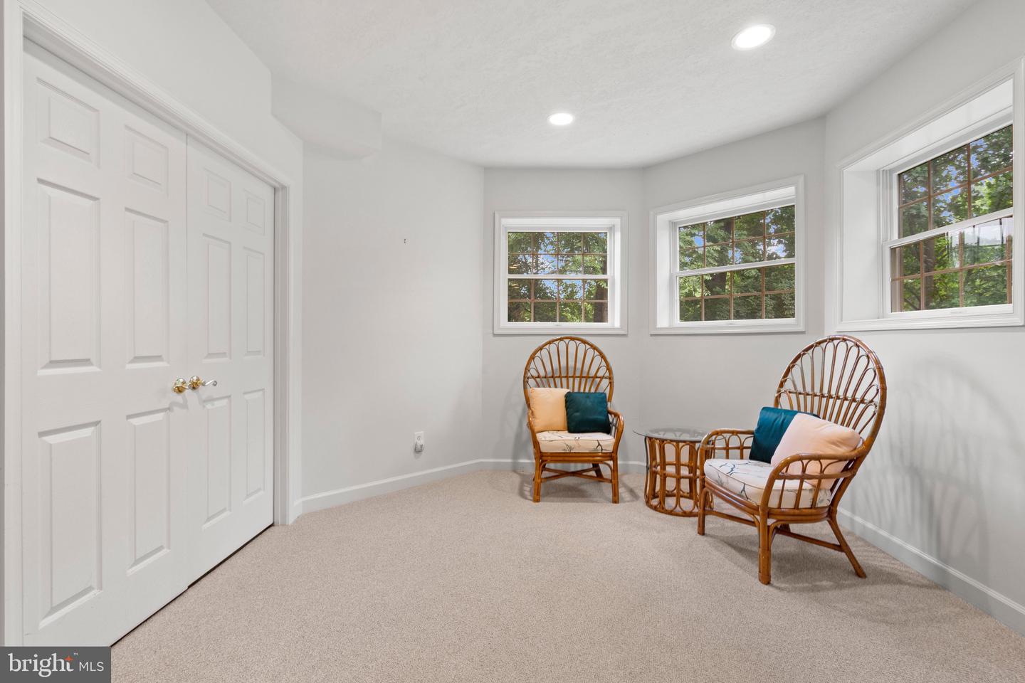 10492 HUNTING HILLS PL, OAKTON, Virginia 22124, 5 Bedrooms Bedrooms, ,4 BathroomsBathrooms,Residential,For sale,10492 HUNTING HILLS PL,VAFX2263498 MLS # VAFX2263498