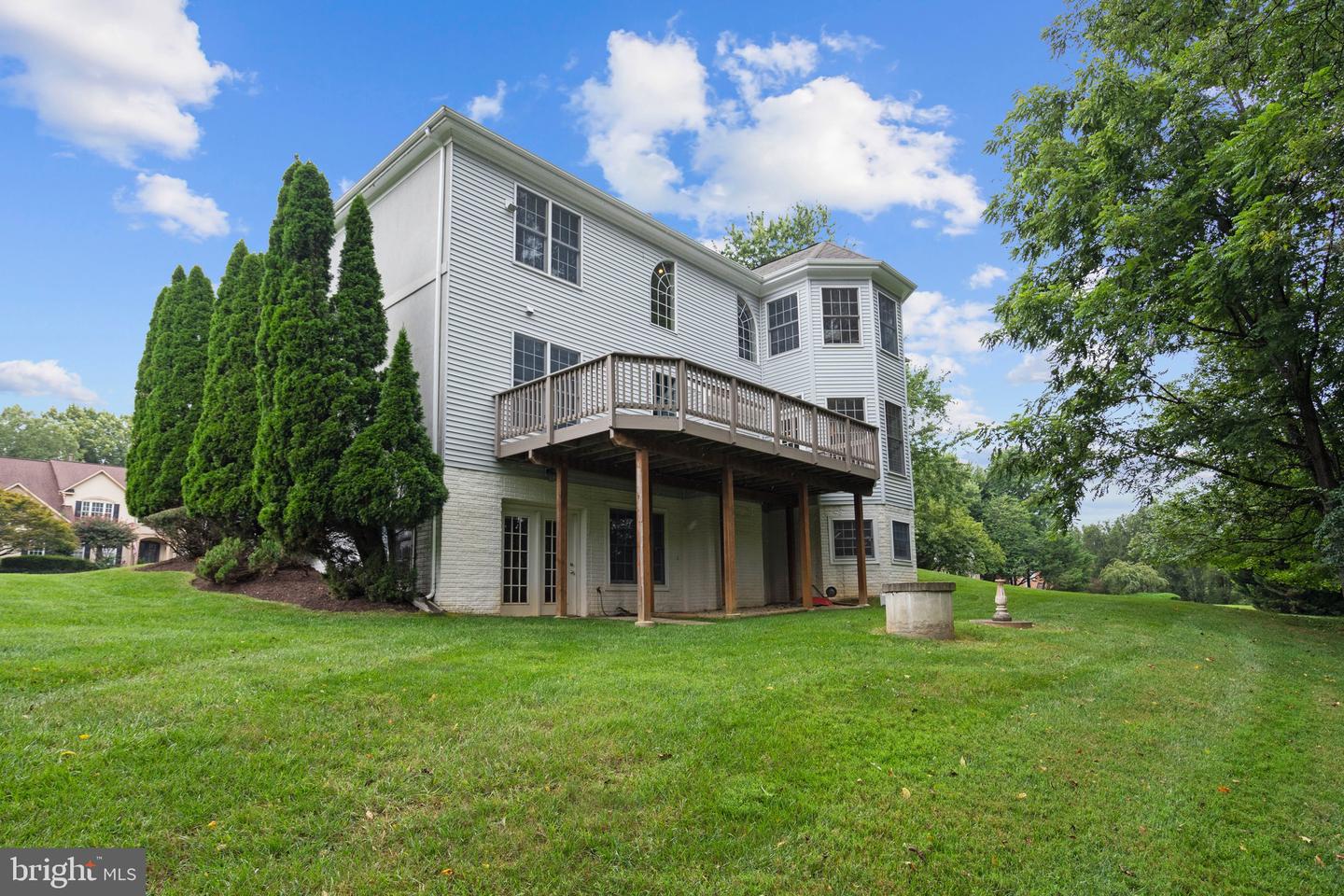10492 HUNTING HILLS PL, OAKTON, Virginia 22124, 5 Bedrooms Bedrooms, ,4 BathroomsBathrooms,Residential,For sale,10492 HUNTING HILLS PL,VAFX2263498 MLS # VAFX2263498