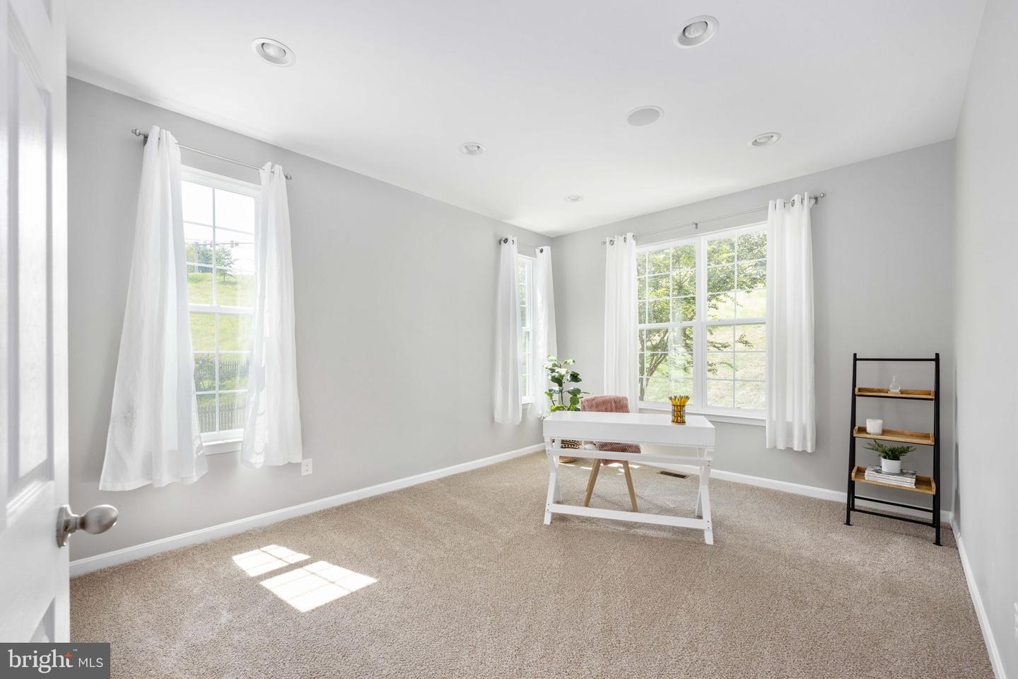 45 WOODFORD DR, FREDERICKSBURG, Virginia 22405, 5 Bedrooms Bedrooms, ,3 BathroomsBathrooms,Residential,For sale,45 WOODFORD DR,VAST2042178 MLS # VAST2042178