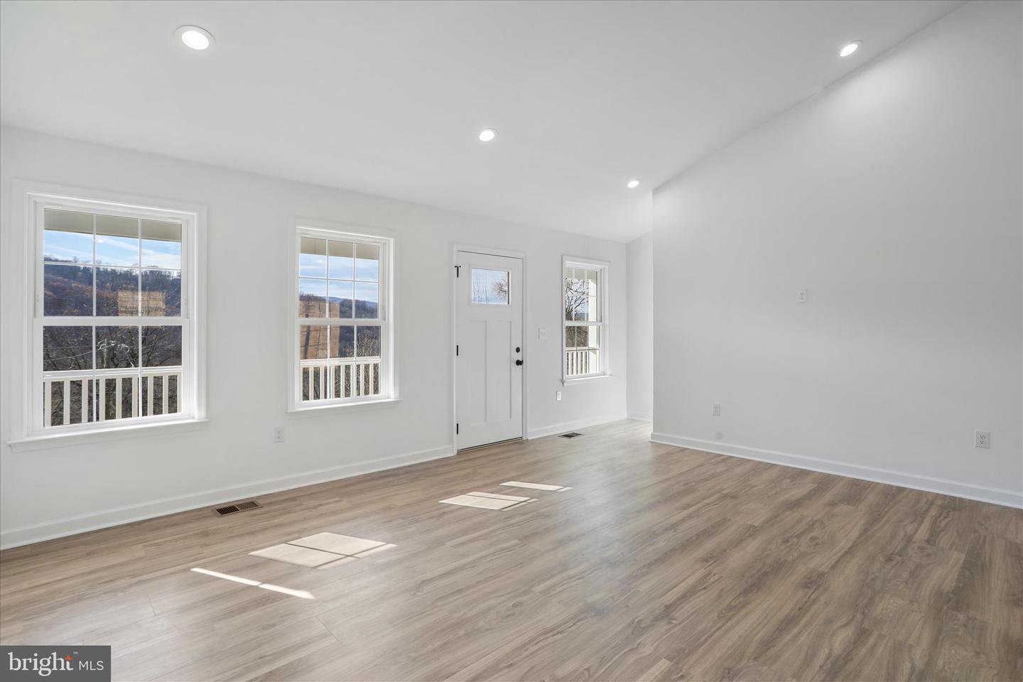 66 BLUEJAY CT, FRONT ROYAL, Virginia 22630, 3 Bedrooms Bedrooms, ,2 BathroomsBathrooms,Residential,For sale,66 BLUEJAY CT,VAWR2012116 MLS # VAWR2012116